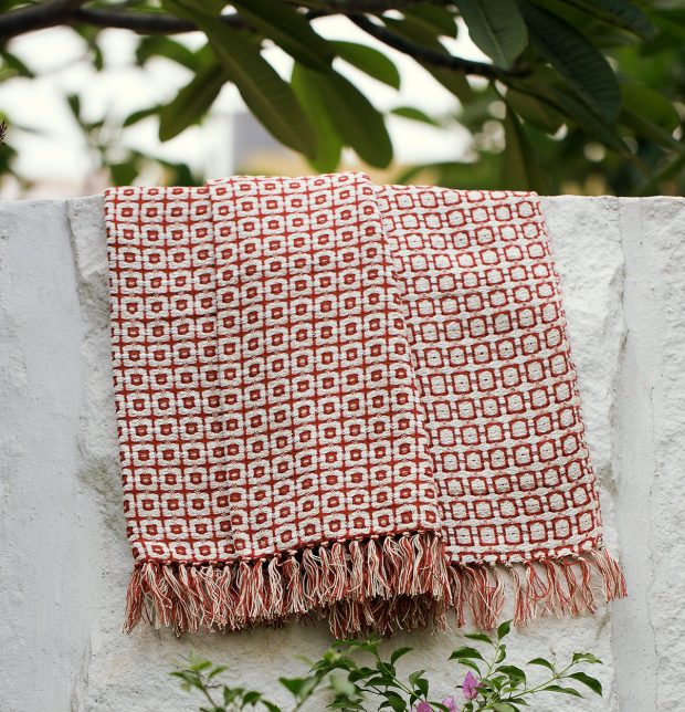 Kaithari Handwoven Cotton Throw Red/White