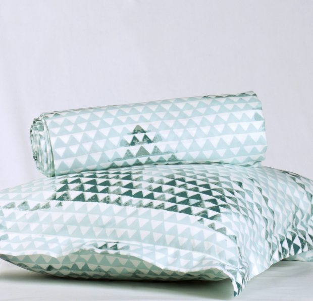 Star Triangle Cotton Bed Sheet – Green- With 2 pillow covers