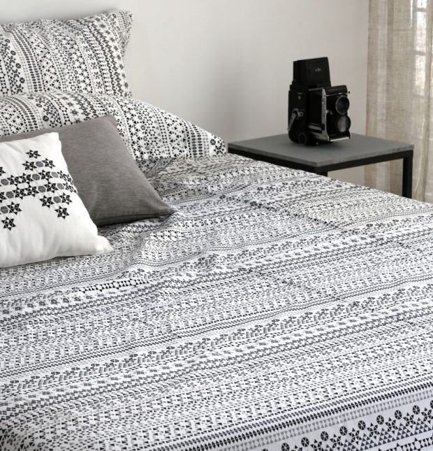 Mosaic Print Cotton Fitted Bedsheet Black