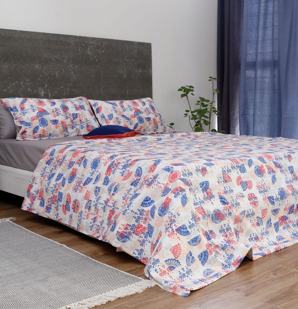Scattered Semi Print Cotton Bed Sheet – Red- With 2 pillow covers – Thoppia