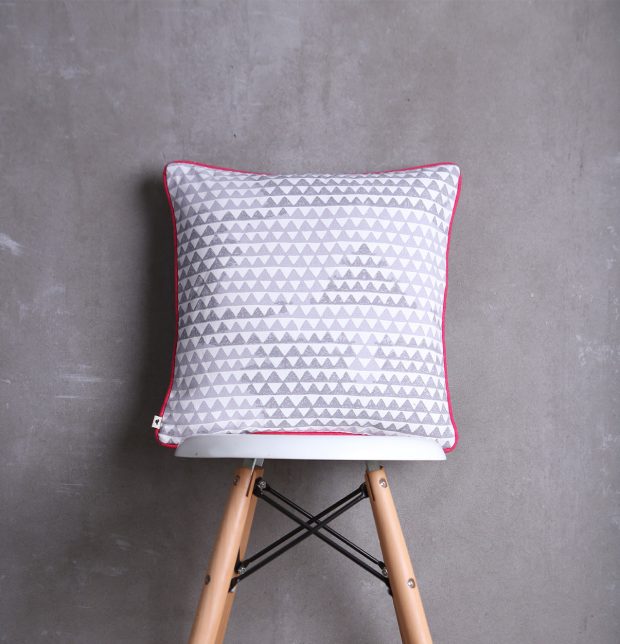 Star Triangle Cotton Cushion cover Grey/Pink 16