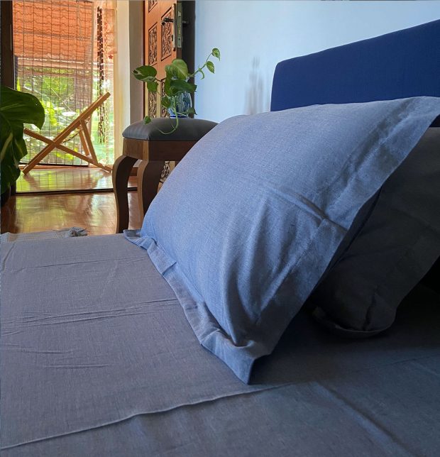 Chambray Fitted Bedsheet Blue/White