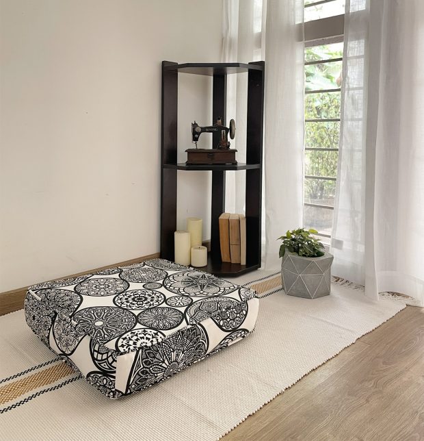 Customizable Floor Cushion, Cotton - Dreamcatcher - Black