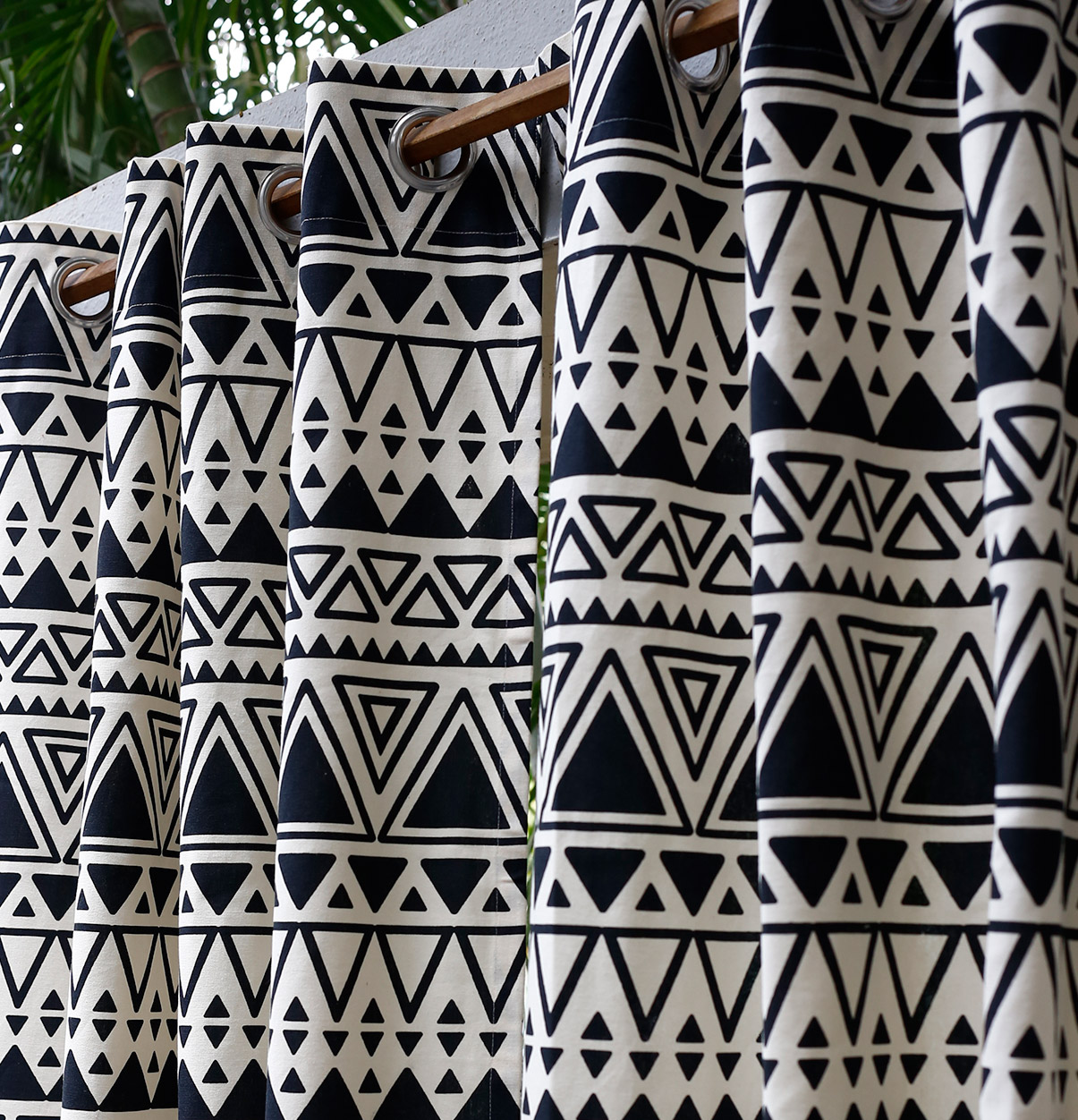 Customizable Curtain, Cotton – Magic Triangle – Black/Beige