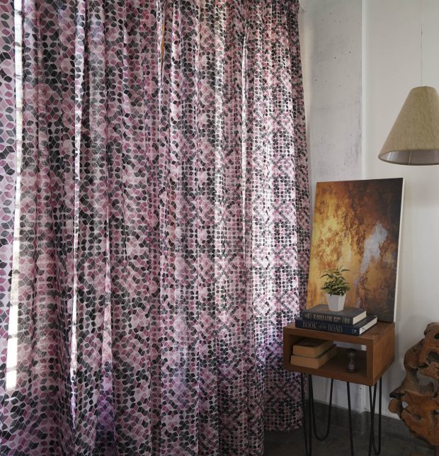 Customizable Slub Sheer Curtain, Cotton - Retro Circles - Pink