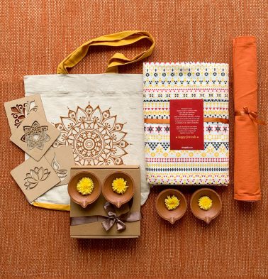 Mosiac Yellow Printed Cotton Bedsheet – Gift Bag