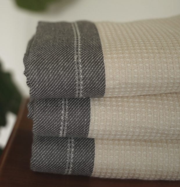 Honeycomb Cotton Bath towels Beige / Grey