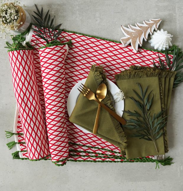 Holiday Tablemats & Olive Green Napkins Combo