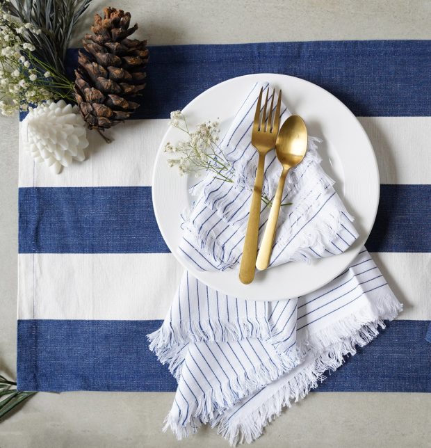 Table Runner Cabana Blue Stripes & Solid White/Blue Napkins Combo