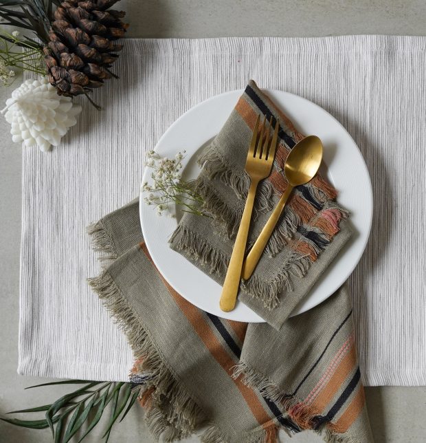 Table Runner White & Burnt Olive Napkins Combo