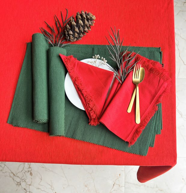 Tablecloth Textura Red with Tablemats & Napkins Combo