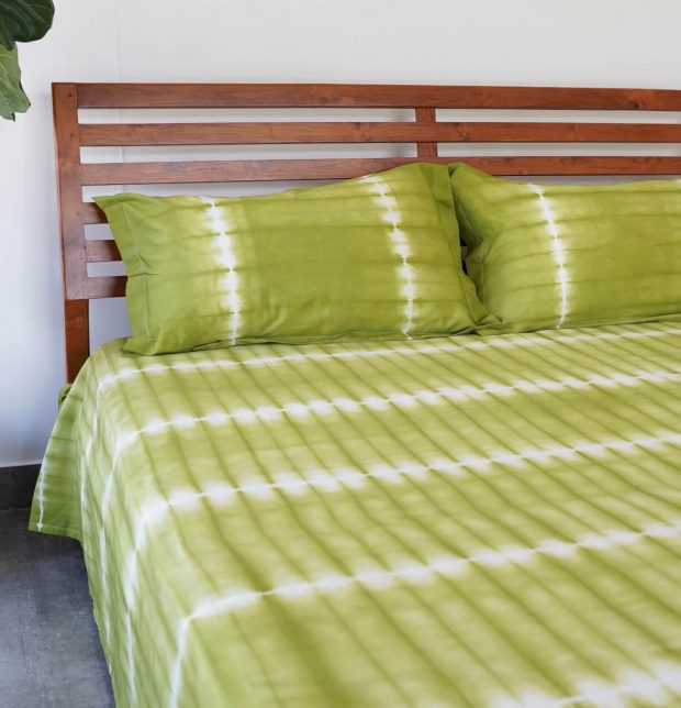 Forest Green Cotton Tie & Dye Bedsheet - With 2 pillow covers
